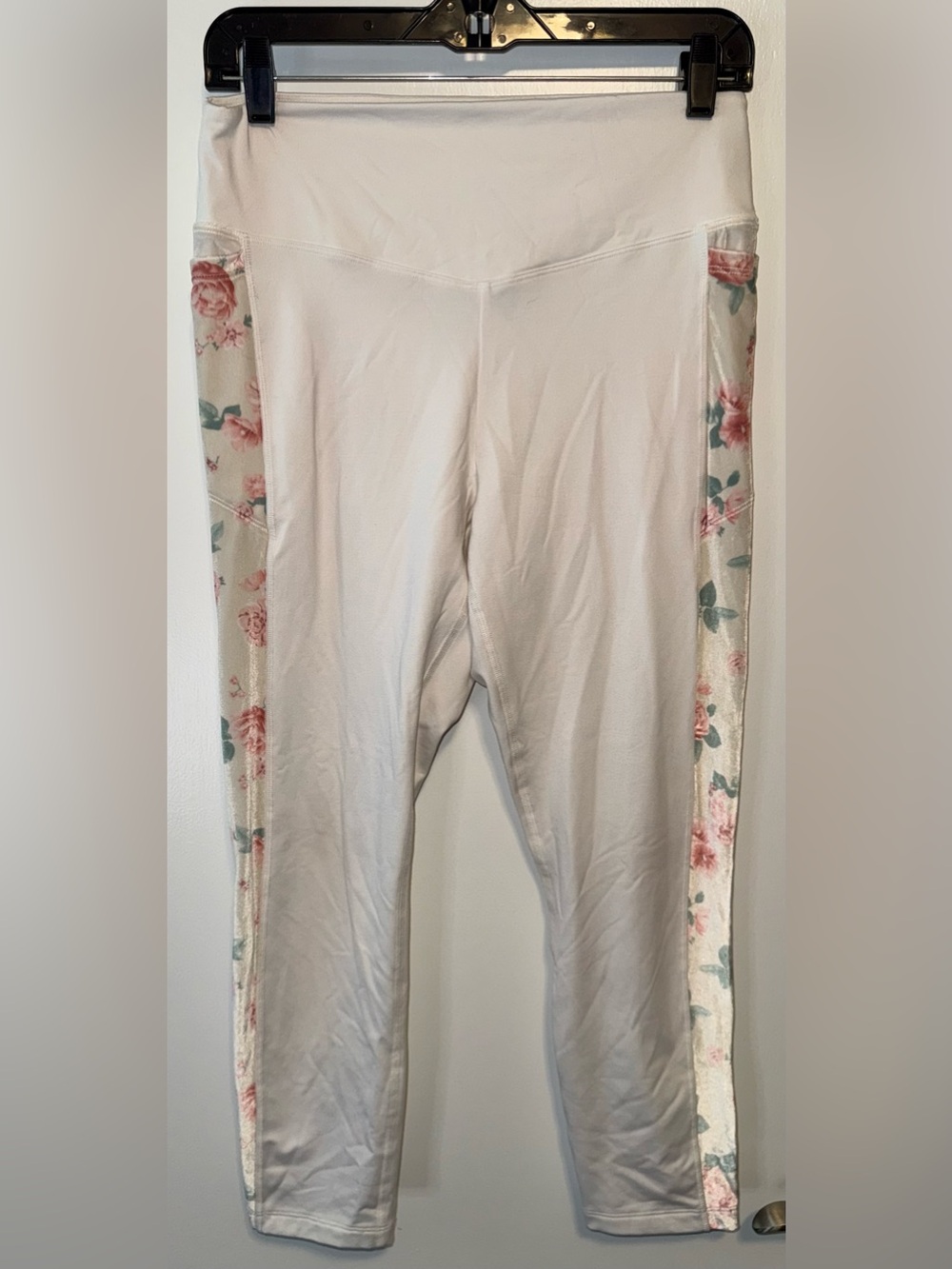 VS PINK High-Rise White Floral Velvet Side-Panel Leggings